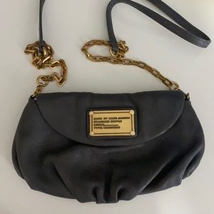 Grey Marc Jacob’s crossbody purse